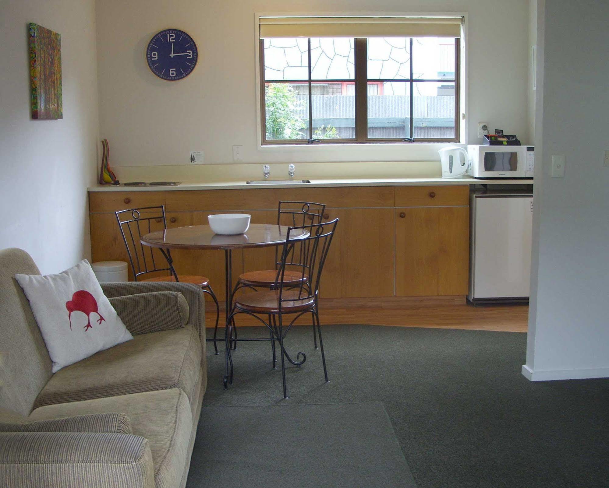 Tudor Court Motel Christchurch Exterior foto